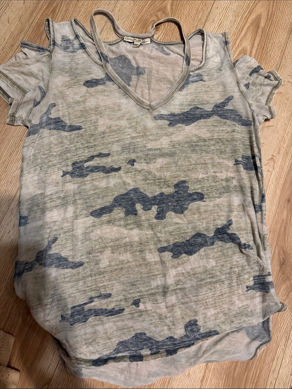 Express Women's Camouflage Cold-Shoulder V-Neck Tank Top in Green & Navy
